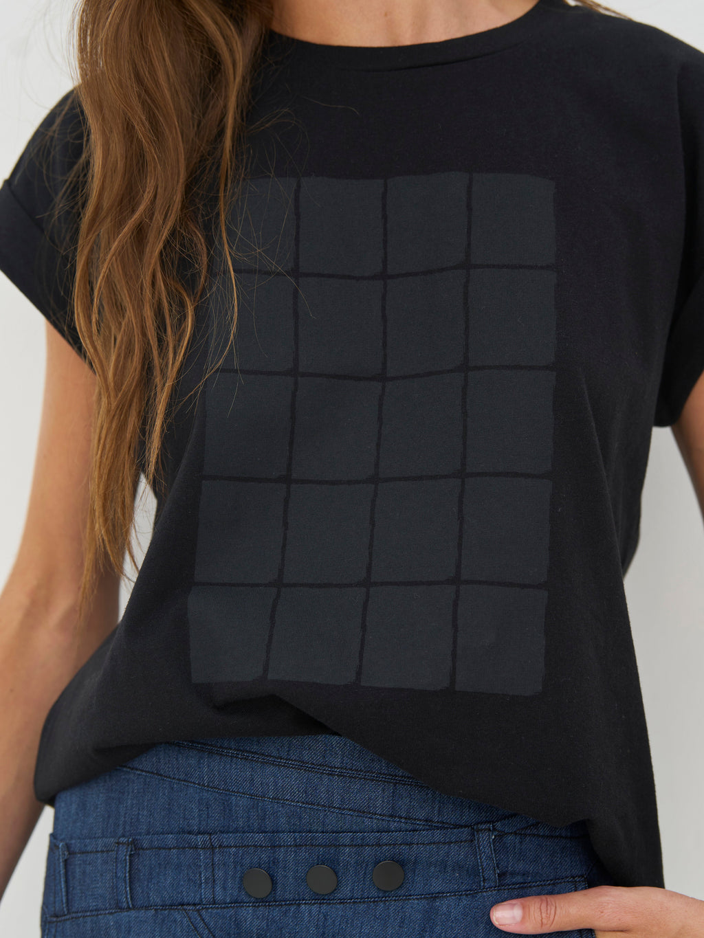 Zoyri | Modern Grid T-Shirt