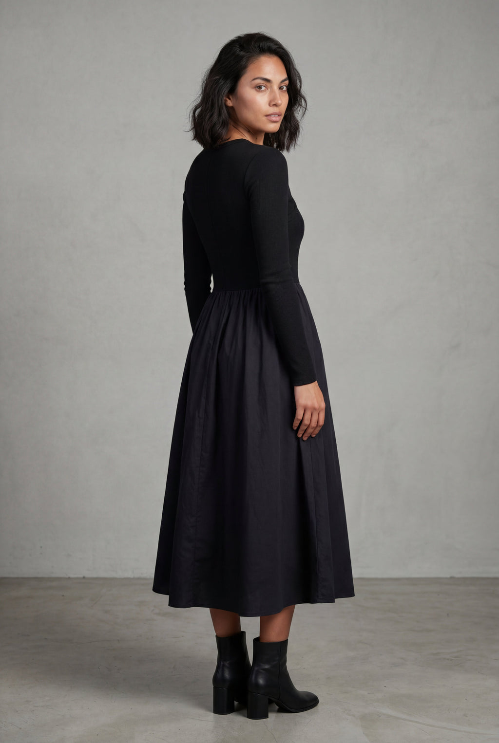 Zoyri | Cut-Out Sleeve Maxi Dress