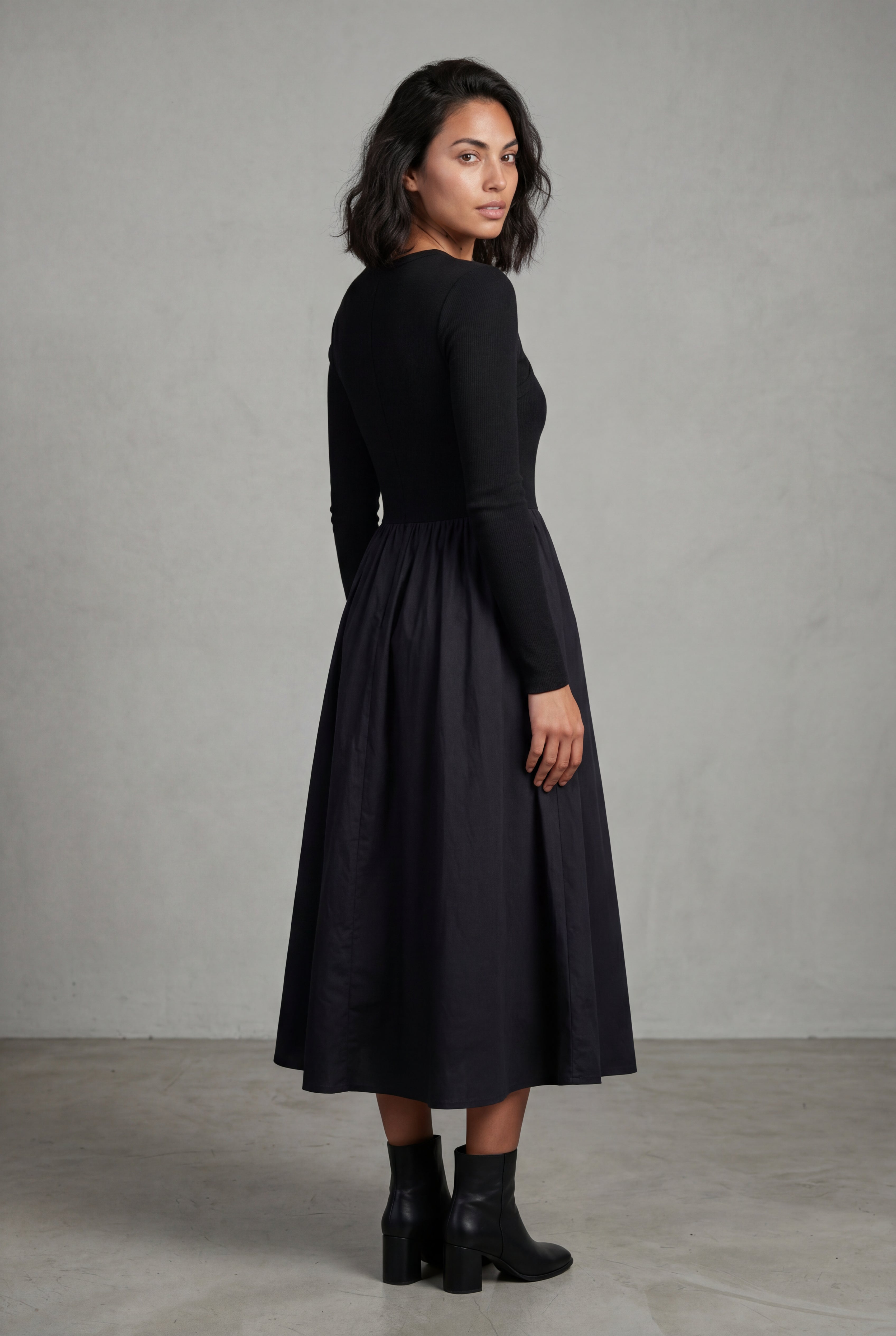 Zoyri | Cut-Out Sleeve Maxi Dress