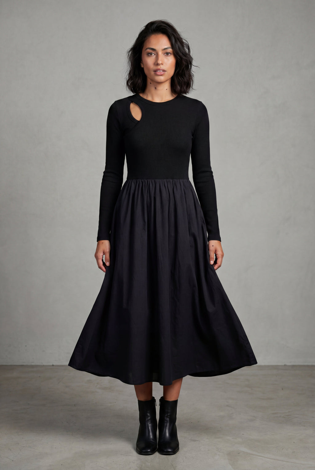 Zoyri | Cut-Out Sleeve Maxi Dress