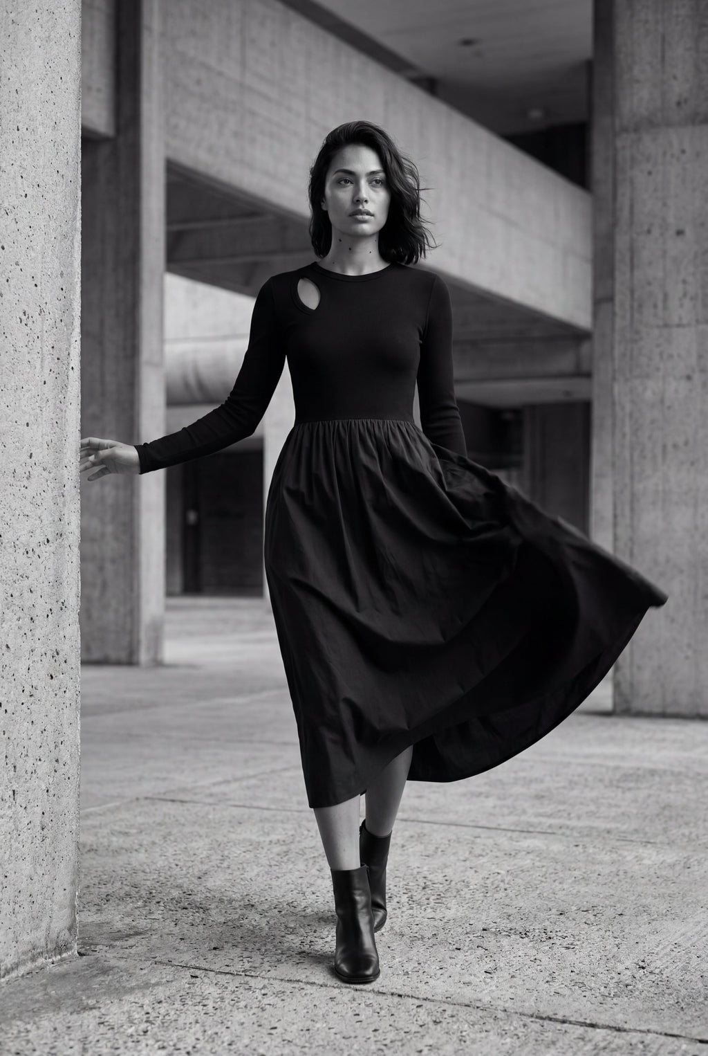 Zoyri | Cut-Out Sleeve Maxi Dress