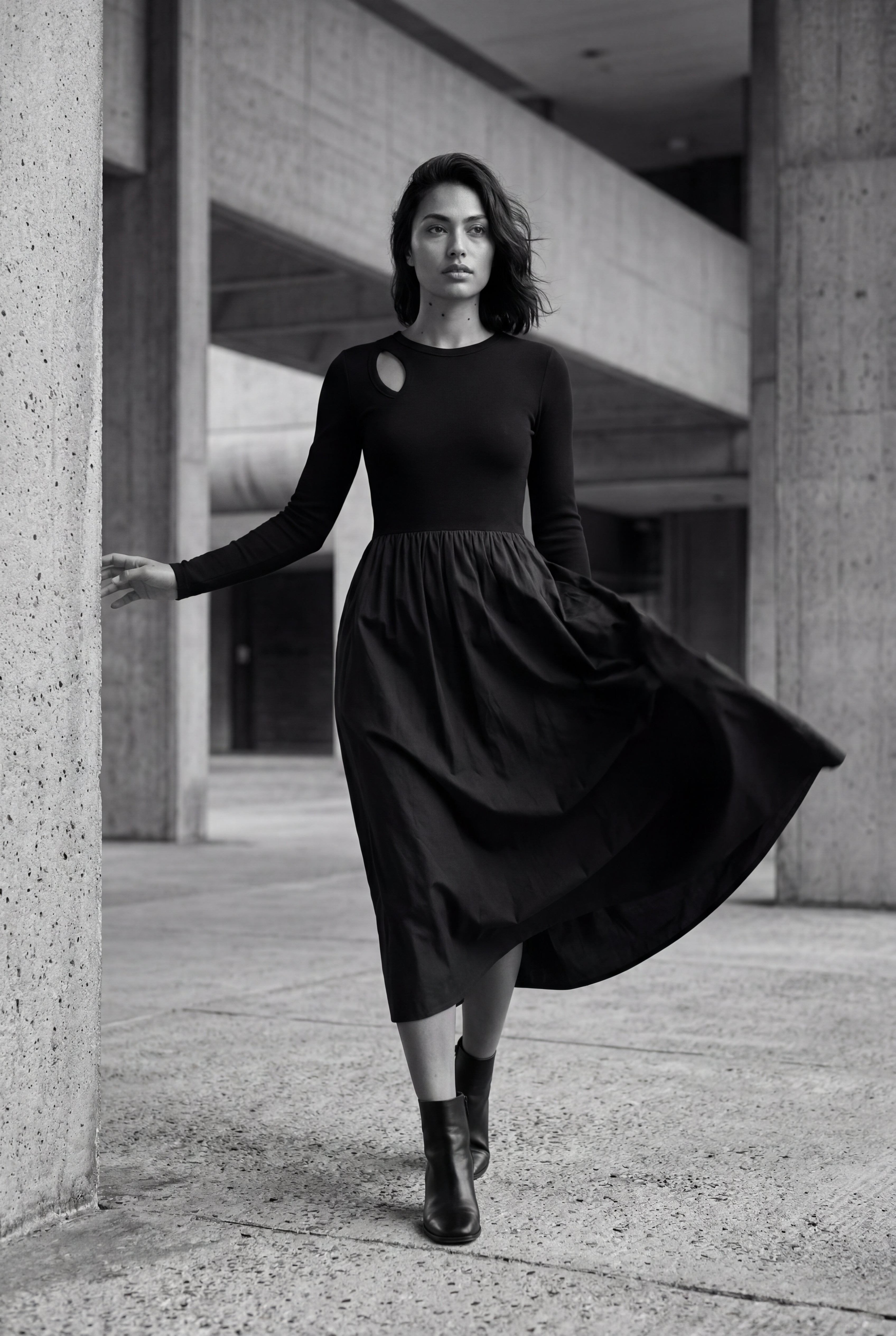 Zoyri | Cut-Out Sleeve Maxi Dress