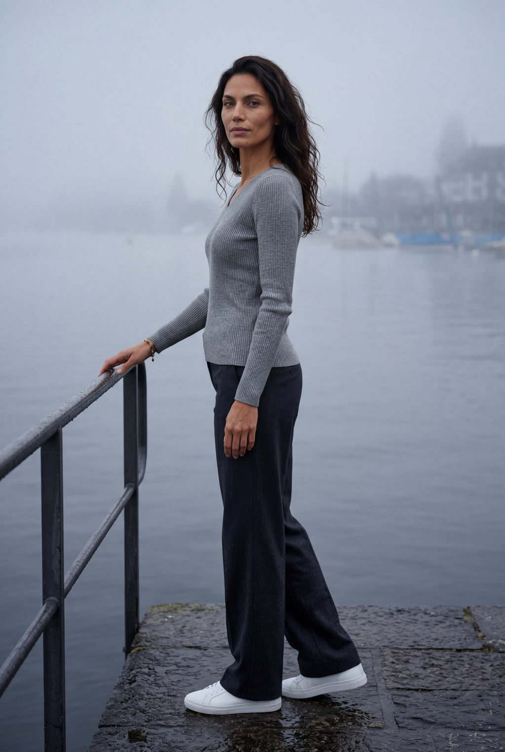 Zoyri | Essential V-Neck Sweater