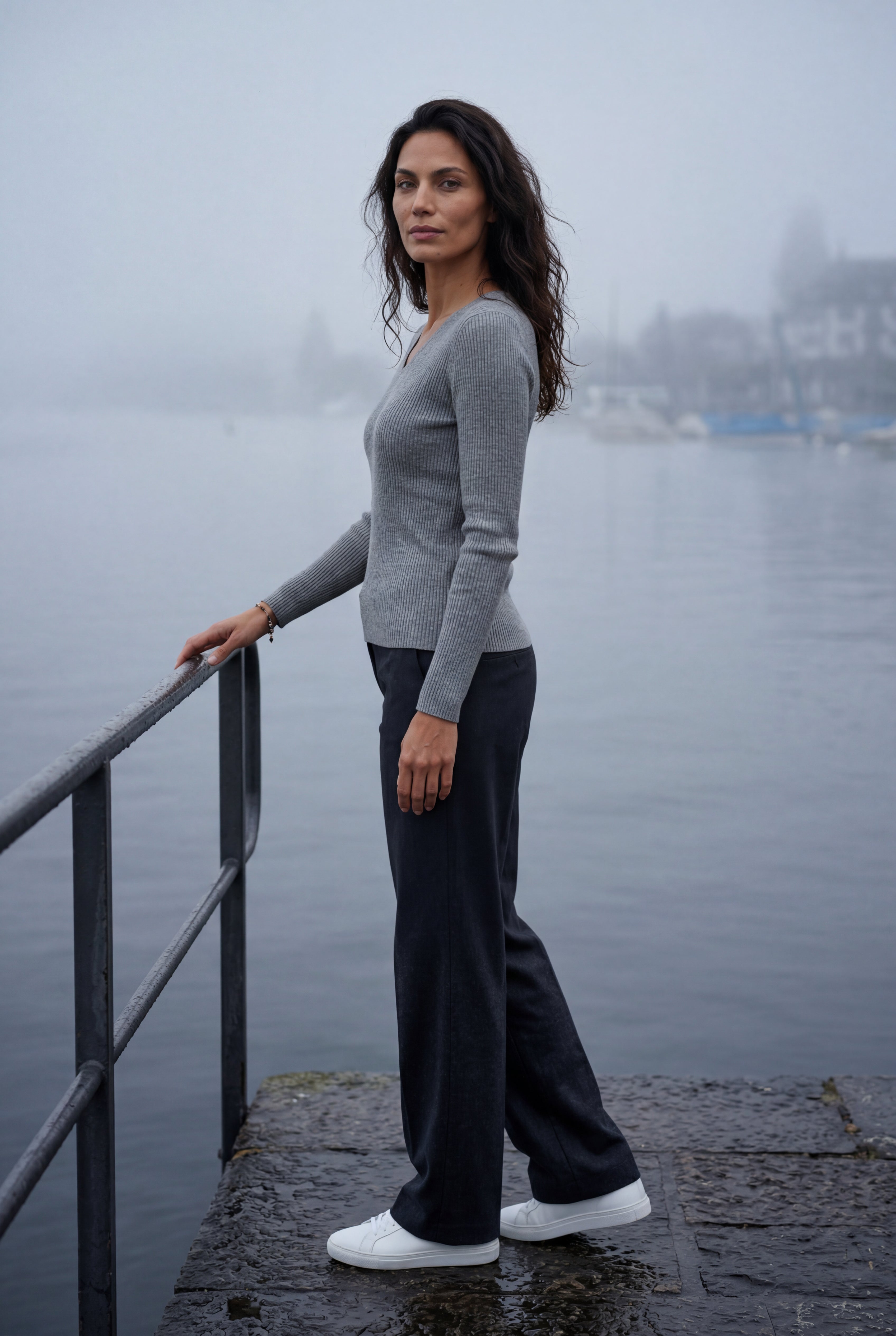 Zoyri | Essential V-Neck Sweater