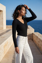 Zoyri | Essential V-Neck Sweater