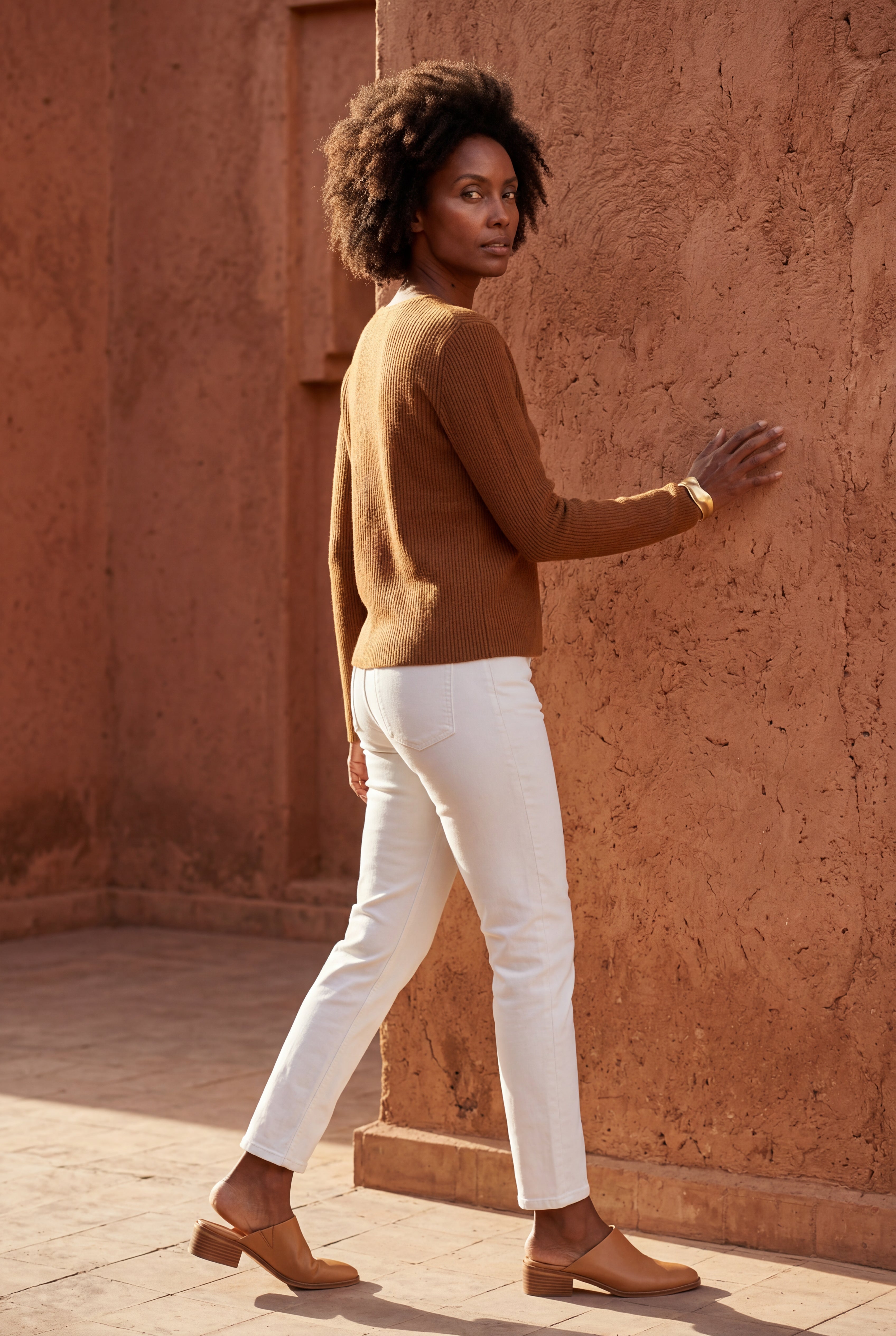 Zoyri | Essential V-Neck Sweater