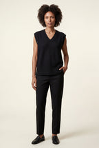 Zoyri | Minimal V-Neck Vest