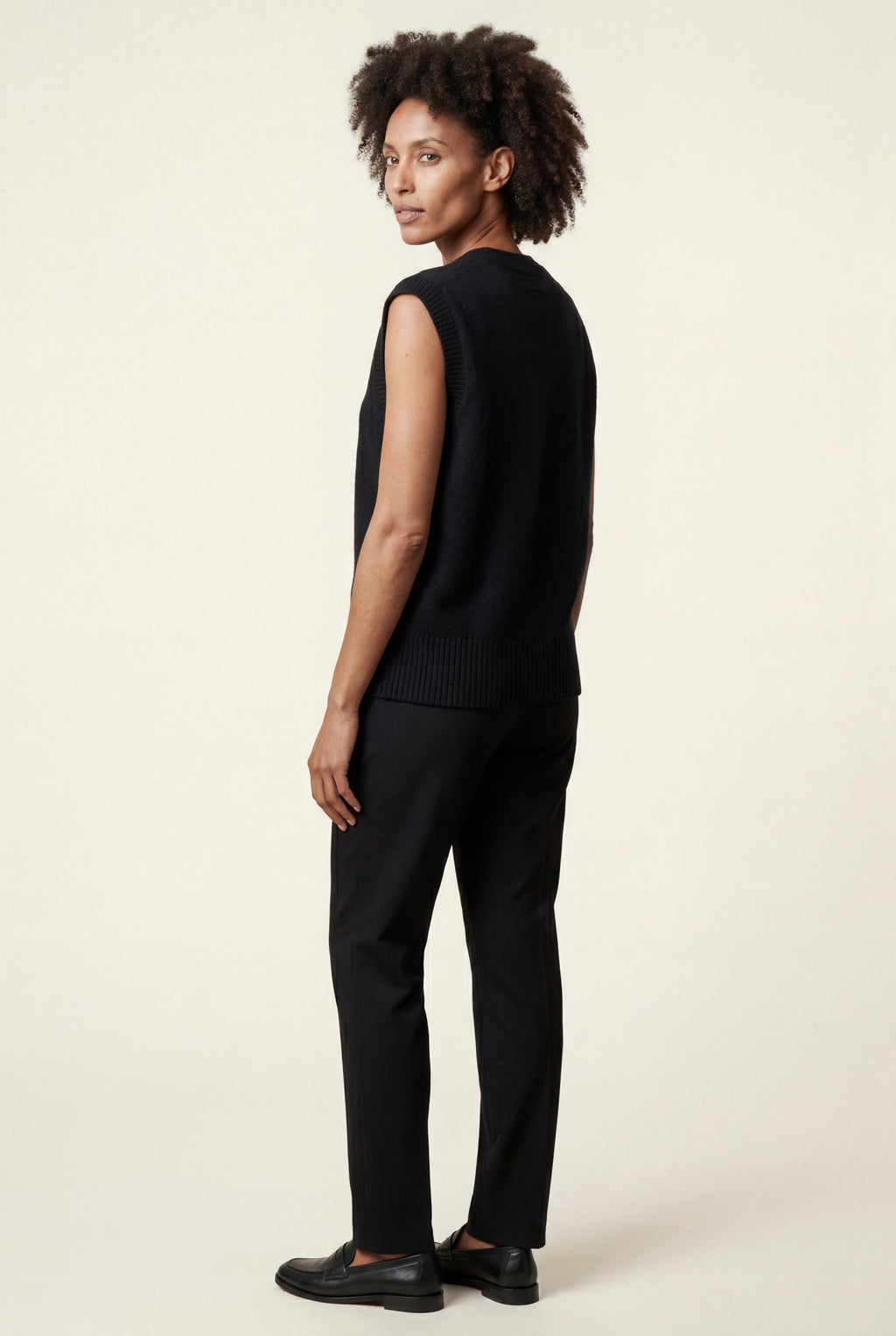 Zoyri | Minimal V-Neck Vest