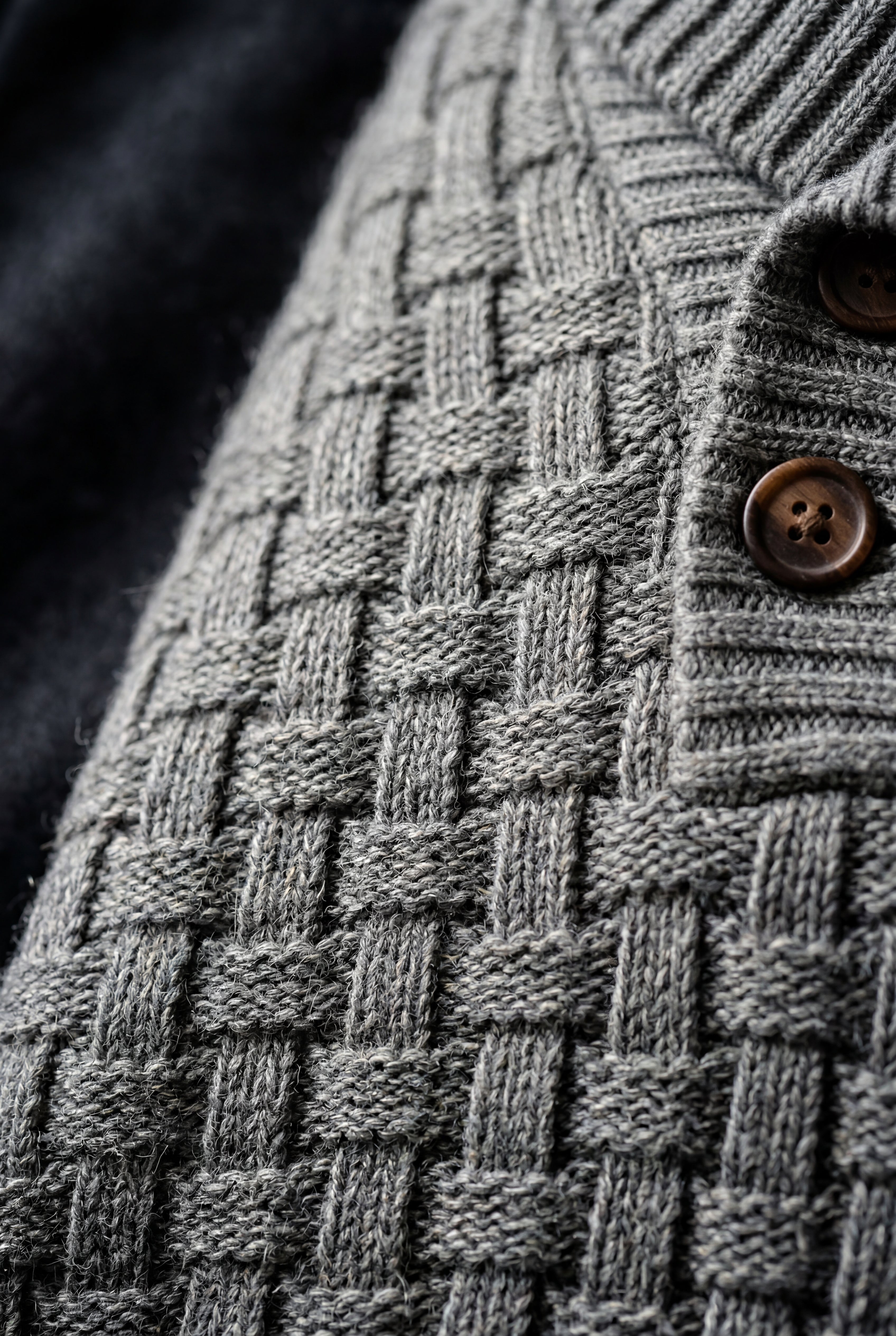 Zoyri | Basketweave Shawl Knit