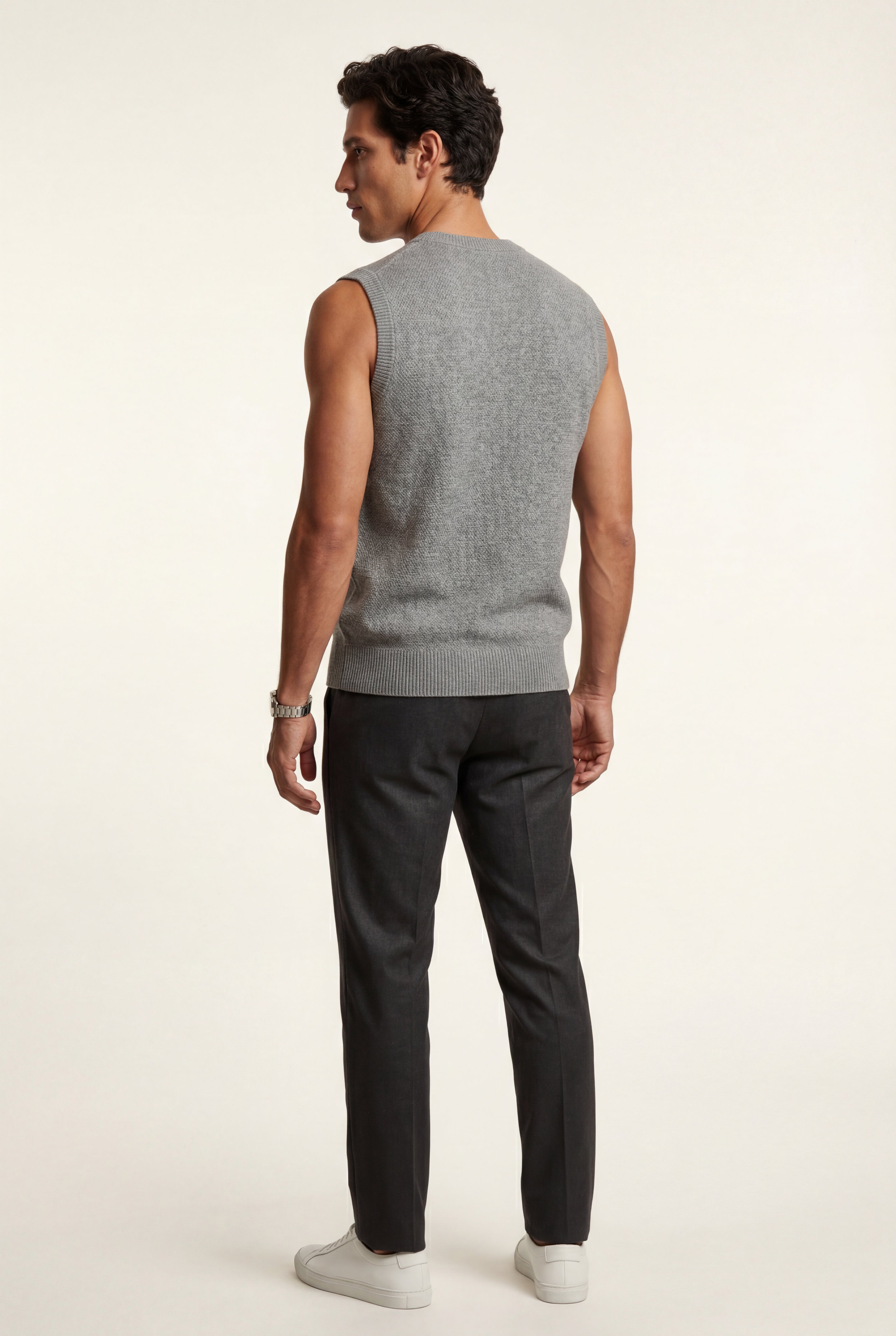 Zoyri | Essential V-Neck Vest
