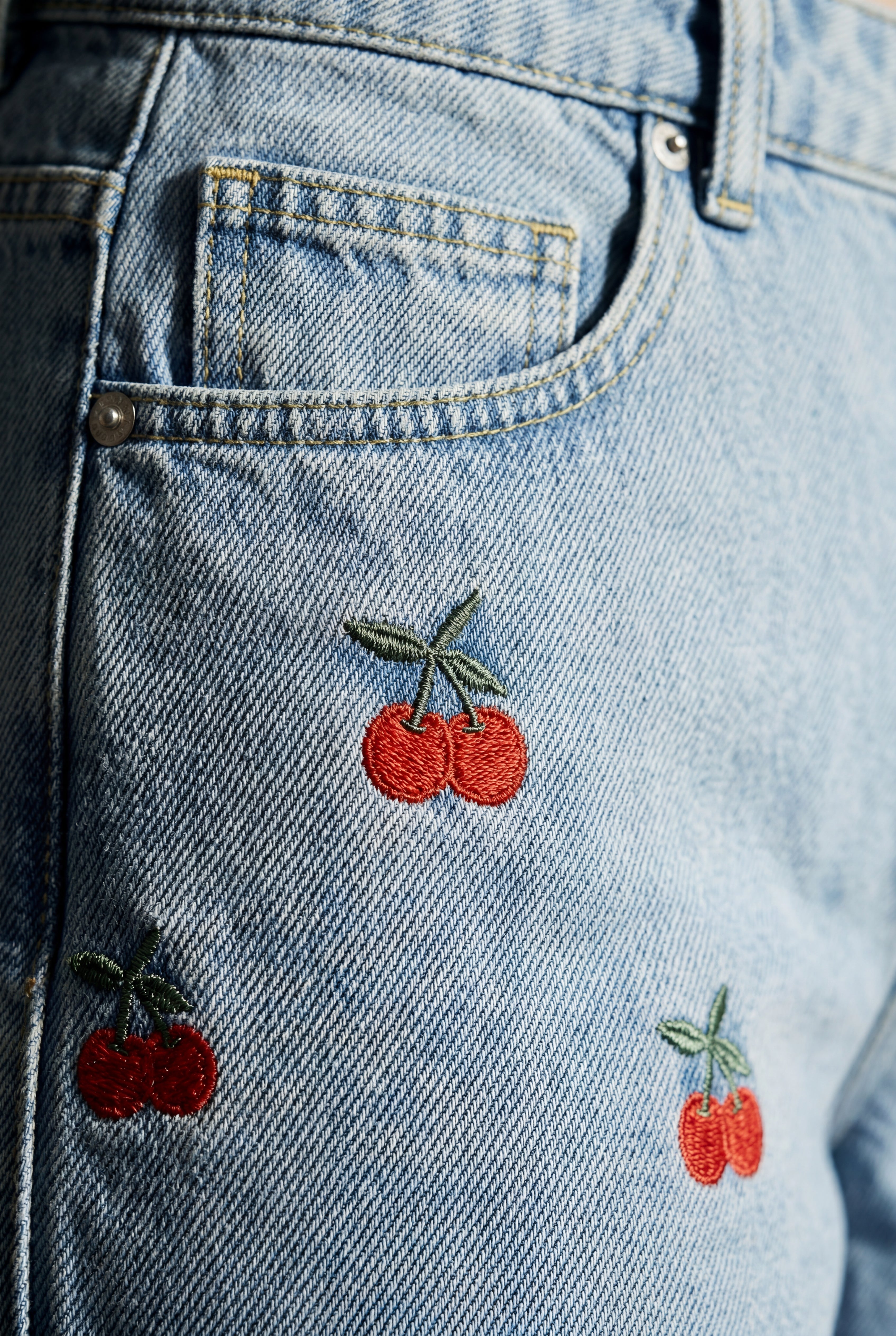 Zoyri | Cherry Wide-Leg Jeans