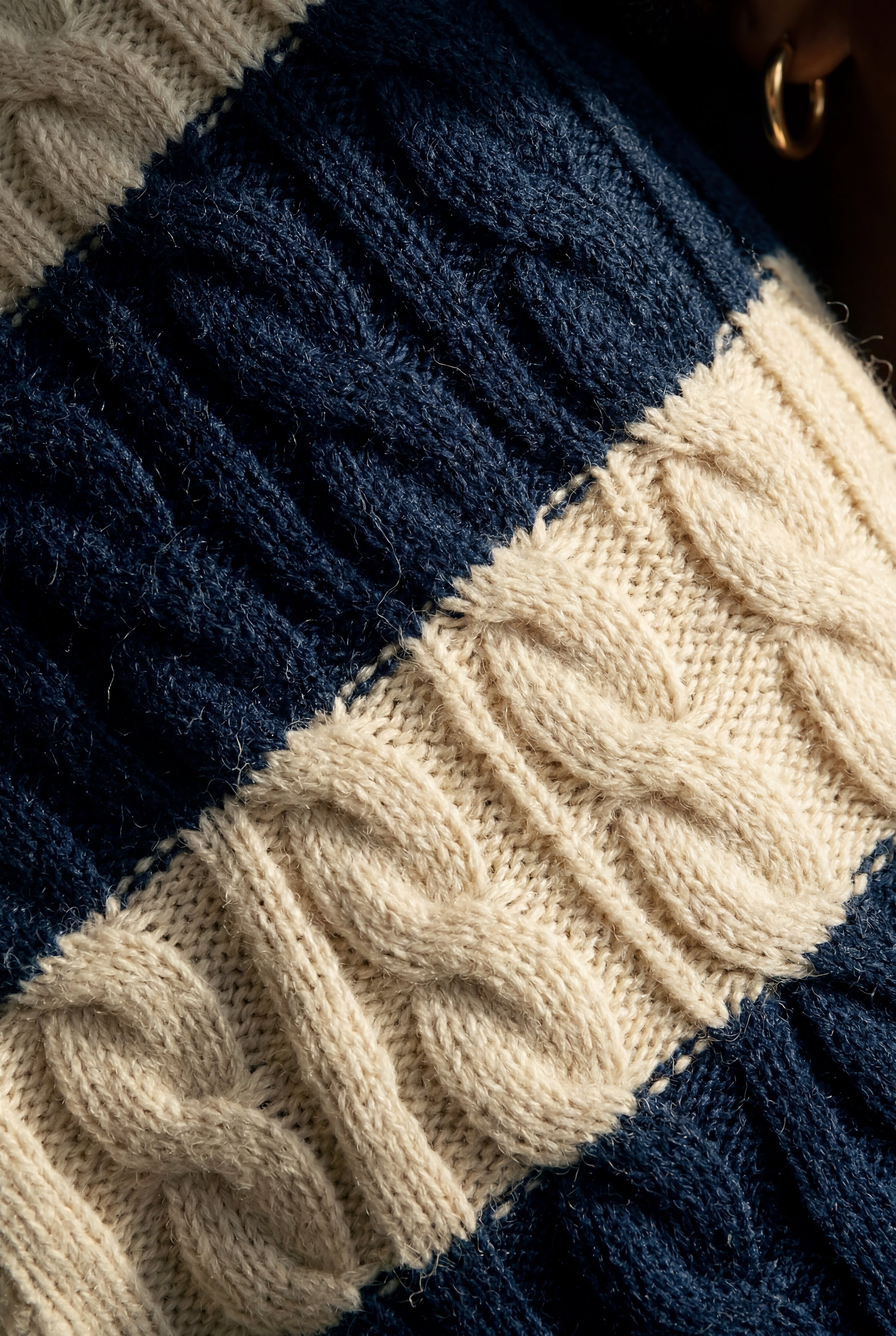 Zoyri | Cable Stripe Sweater