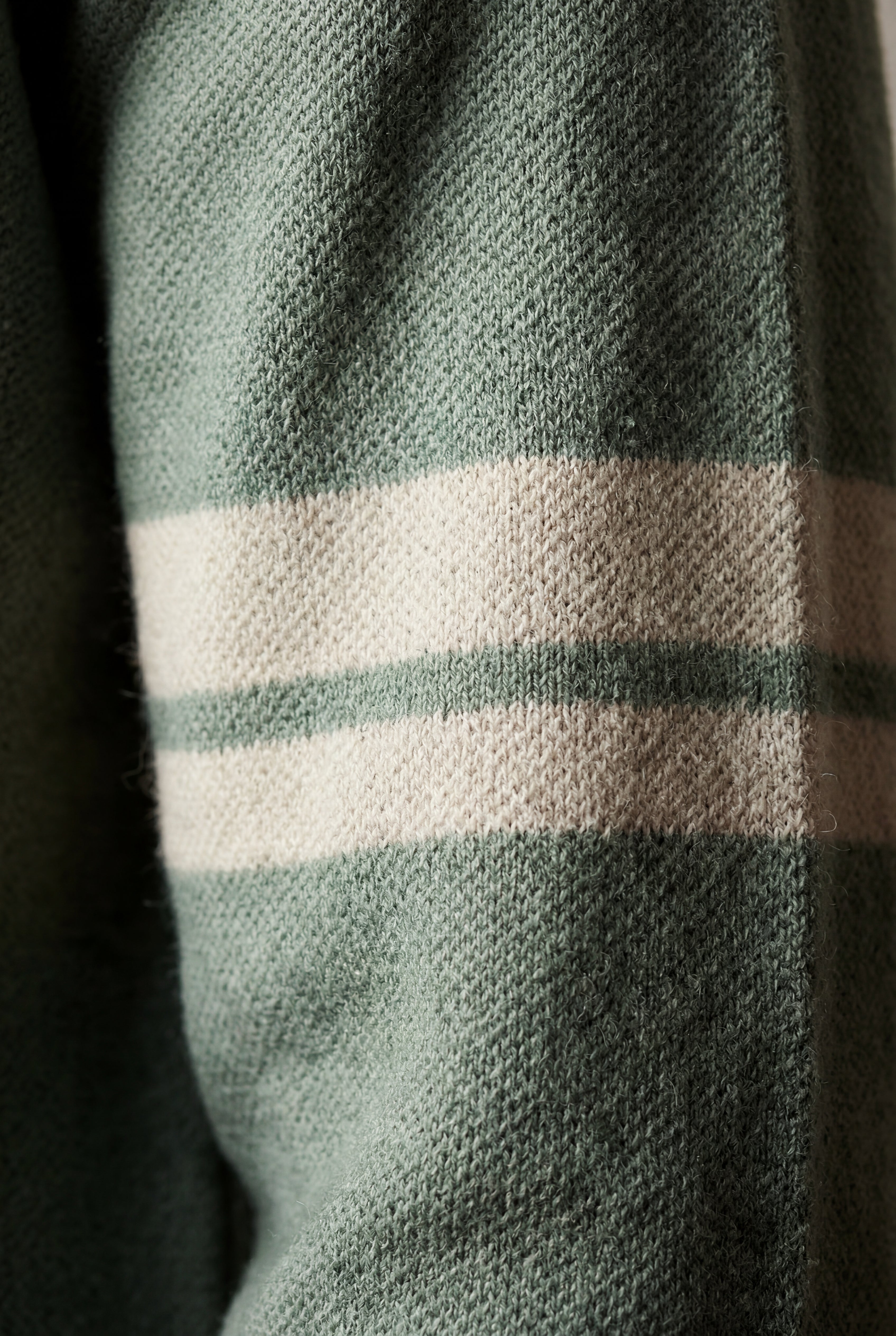 Zoyri | Stripe Sleeve Cardigan