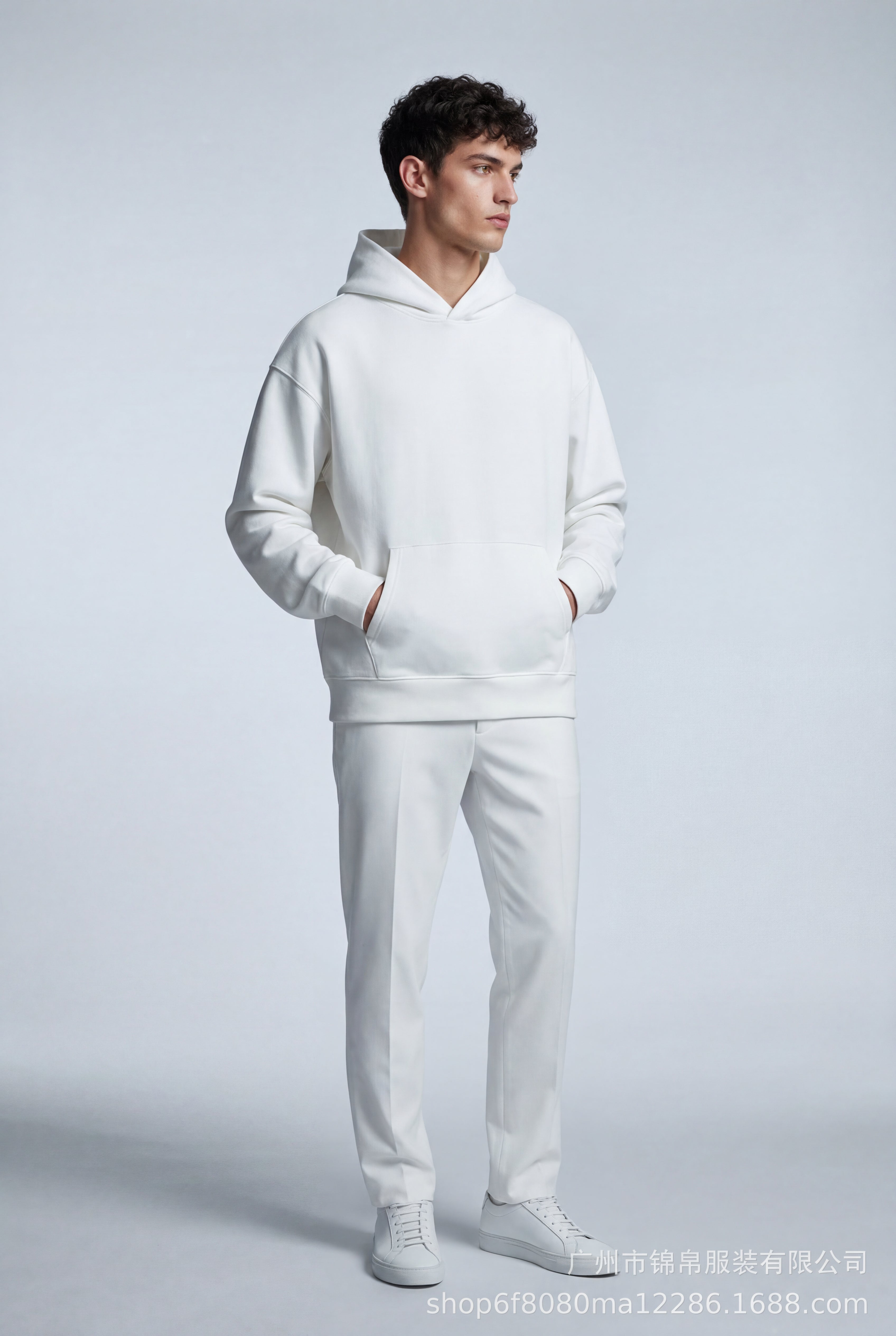 Zoyri | Essential Hoodie